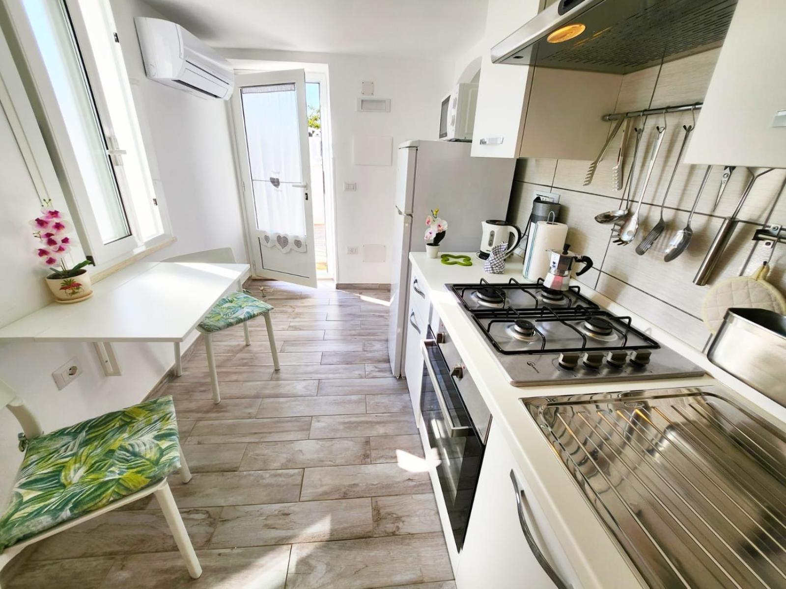 Casa Al Mare Orchidea - Motoparking - Wifi Free - Ac Кала Гононе Екстериор снимка